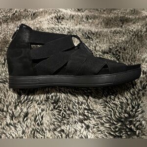 Eileen Fisher Black Strappy Sandals